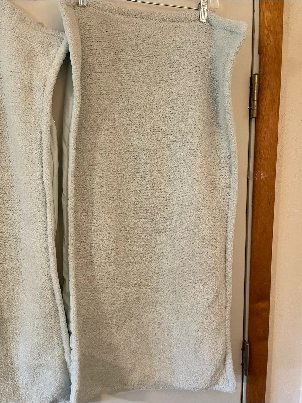 Set Of 2 Ugg Pillowcase Furry Plush Light Mint Green King Ultra Soft Brown Tag